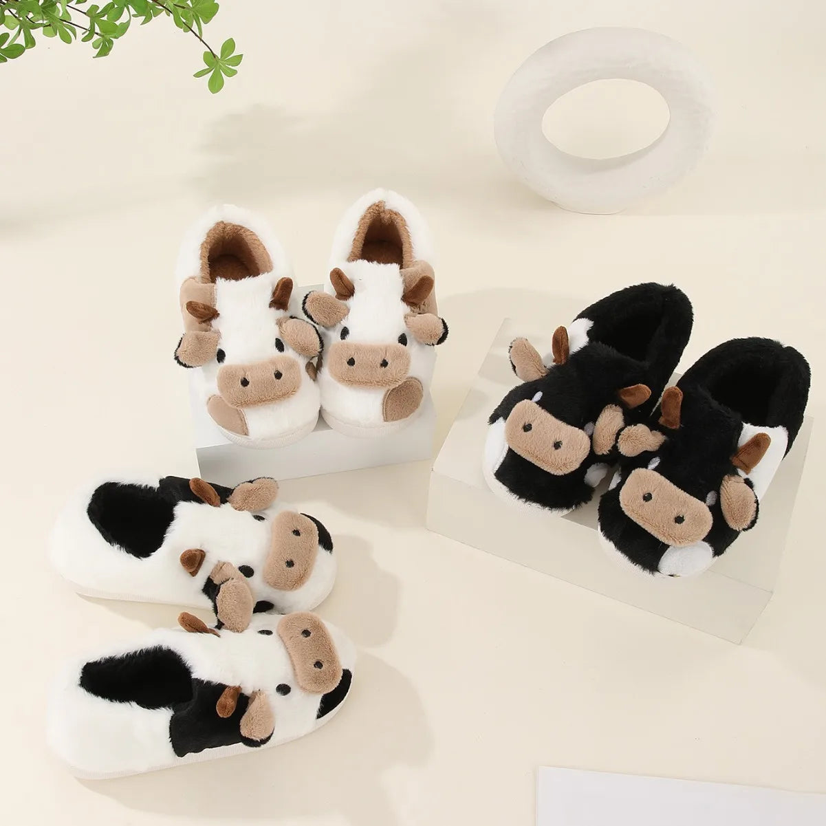 New winter neutral cartoon cow warm plush slippers for couples, indoor anti-slip home slippers for men and women, home cotton shoes